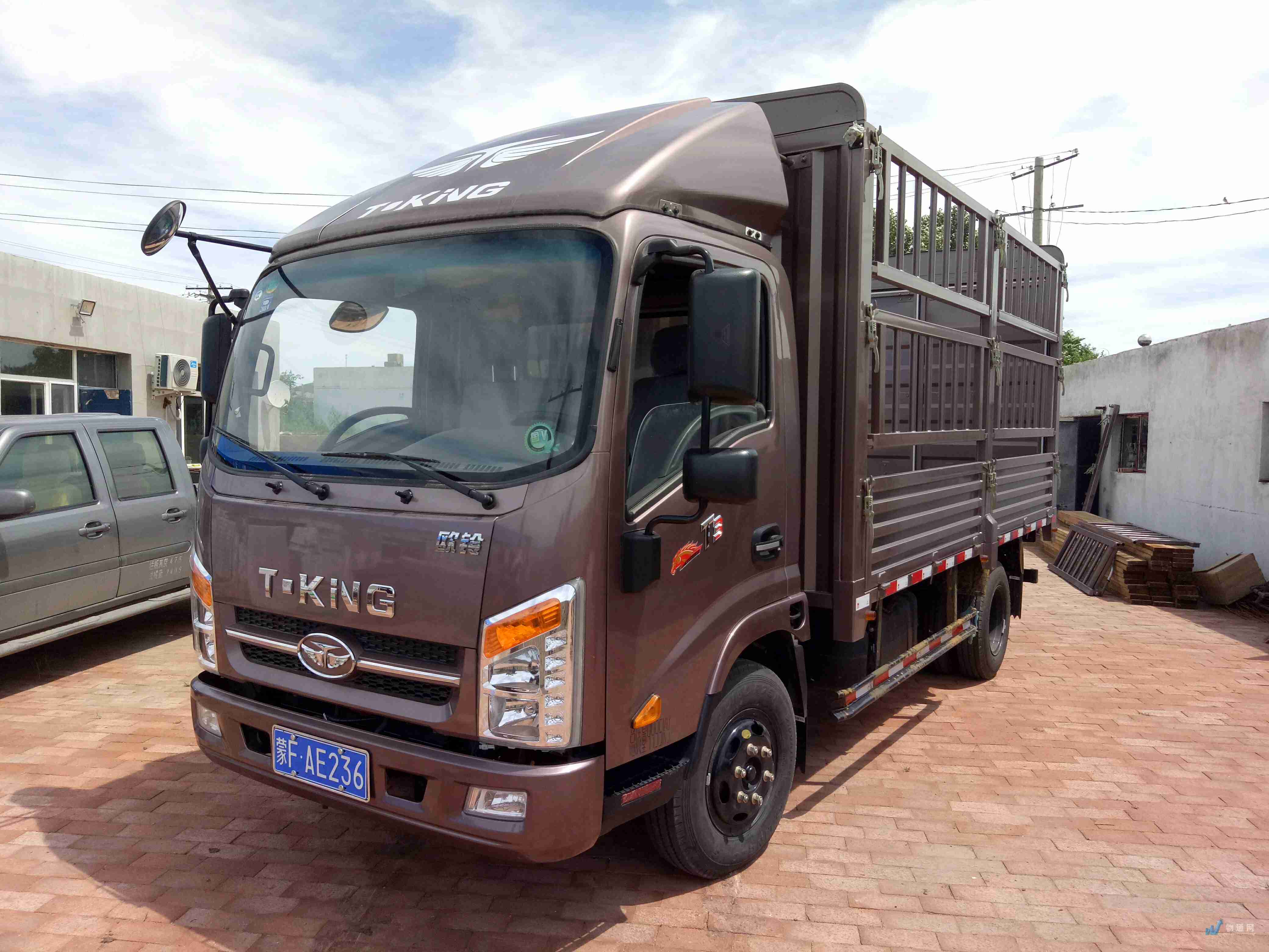 兴安盟货车拉货