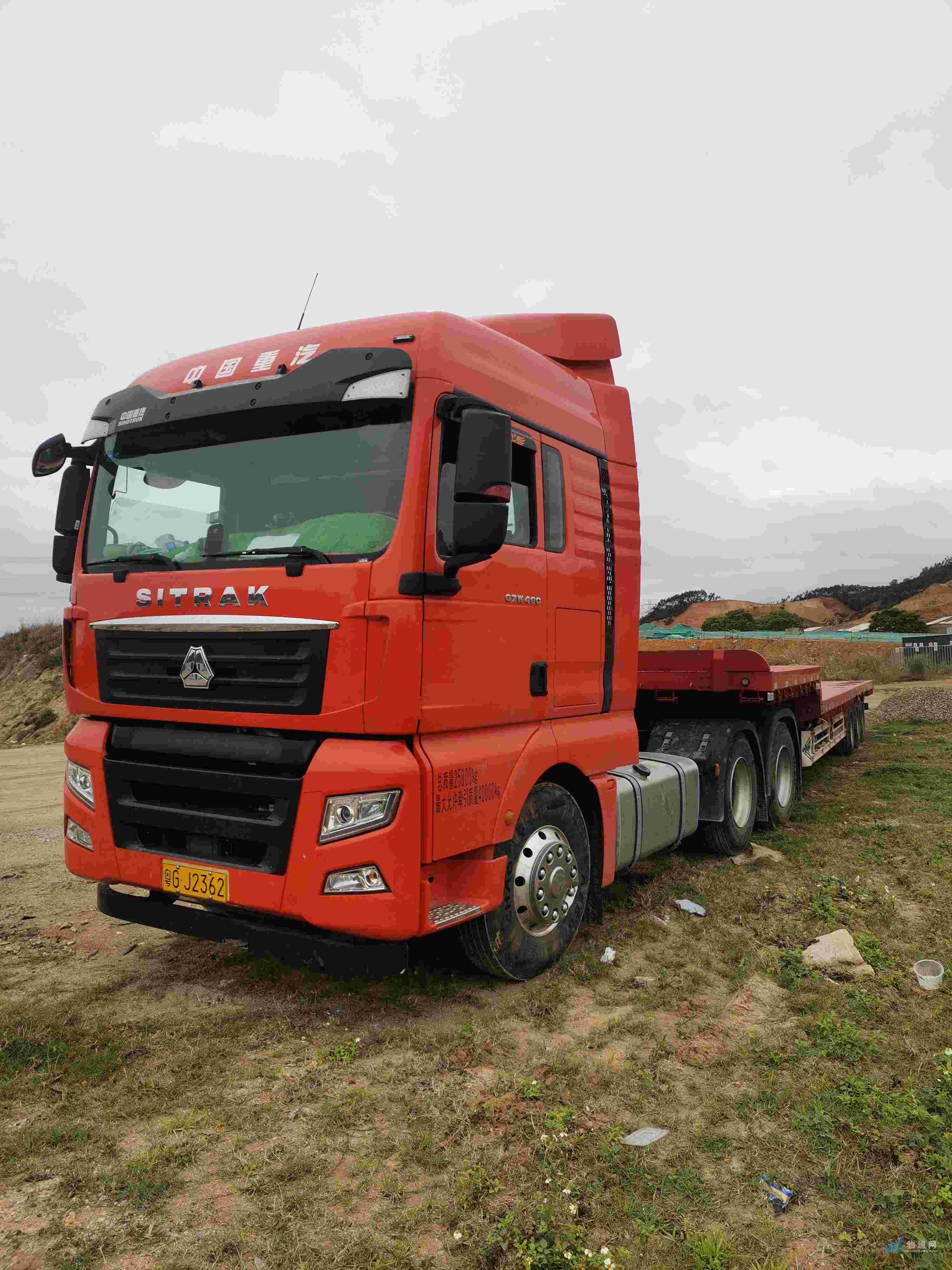 找广东13-15米高低板车载重31-35吨的大货车拉货_广东高低板车出租-物