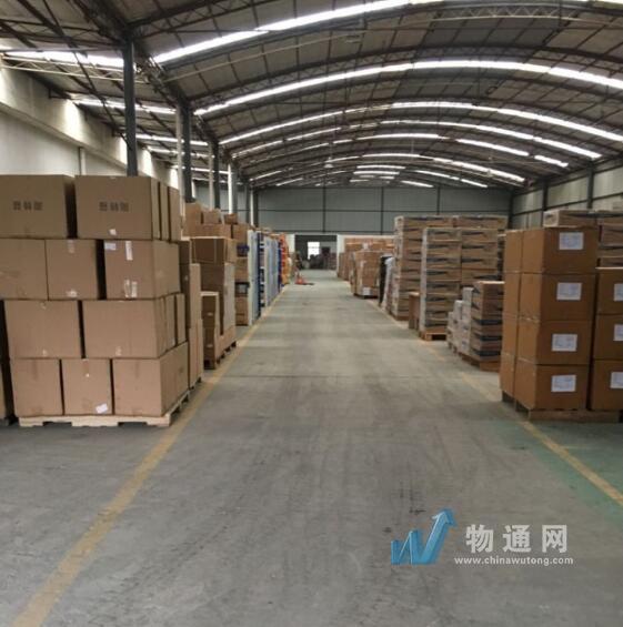 北京立忠货运中心门头照